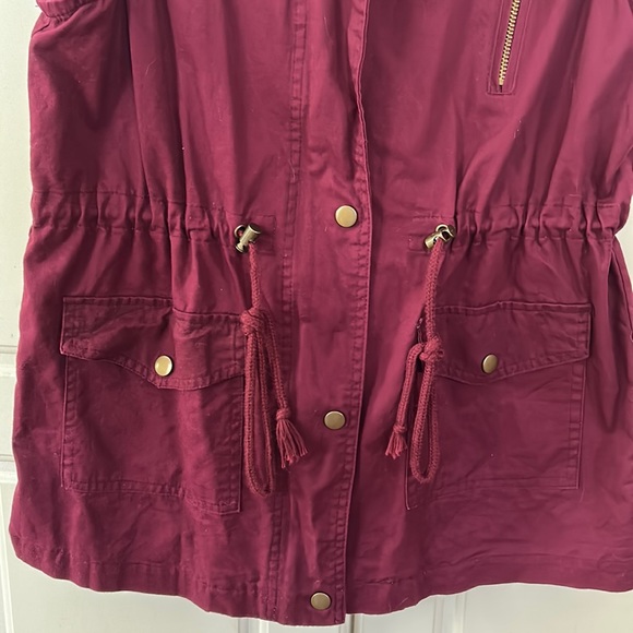 2SABLE💫Women’s Burgundy Military Drawstring Hoodie Vest - Picture 7 of 13